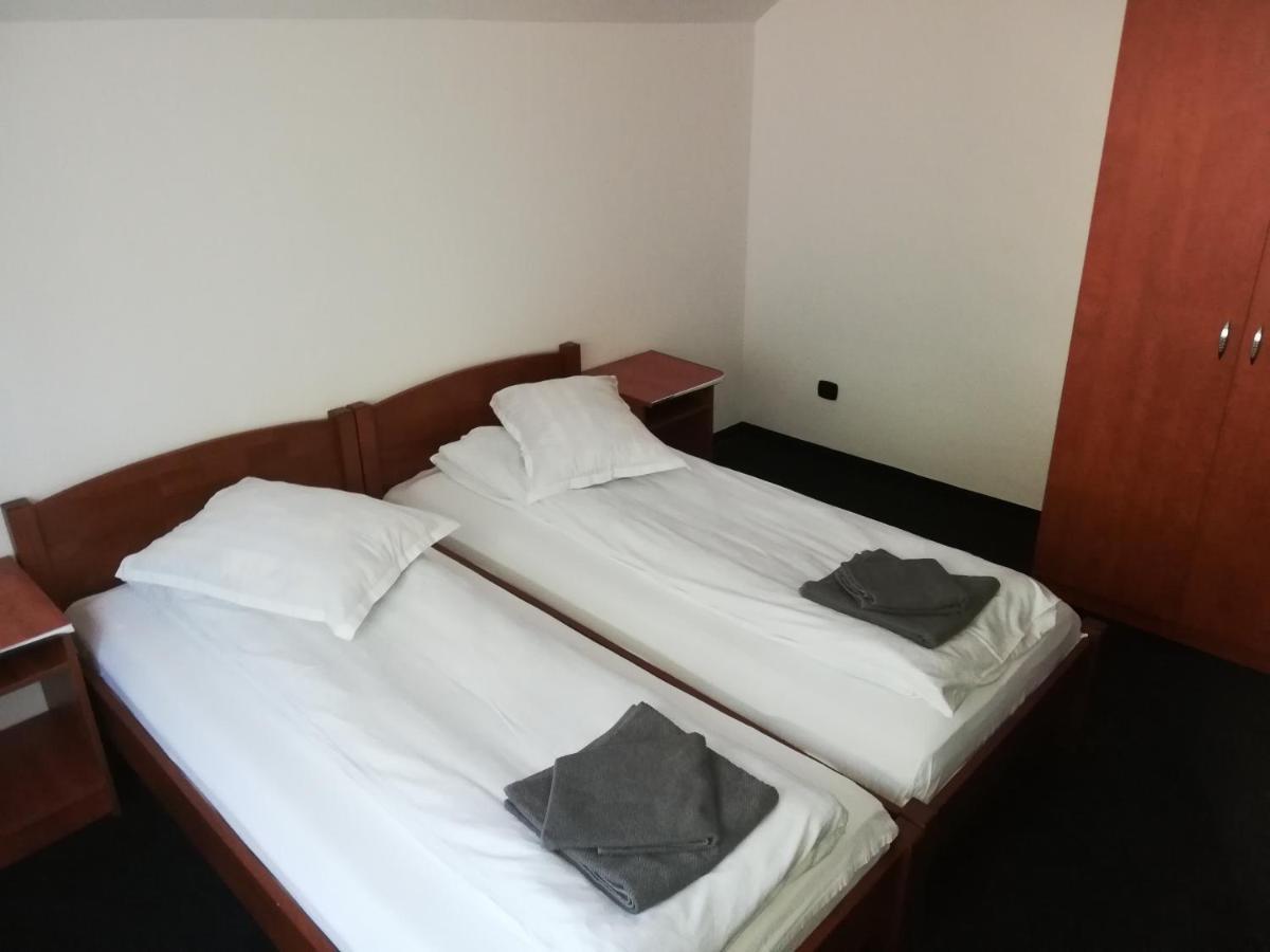 Hotel Cabana Cascada Cailor Borşa Habitación foto
